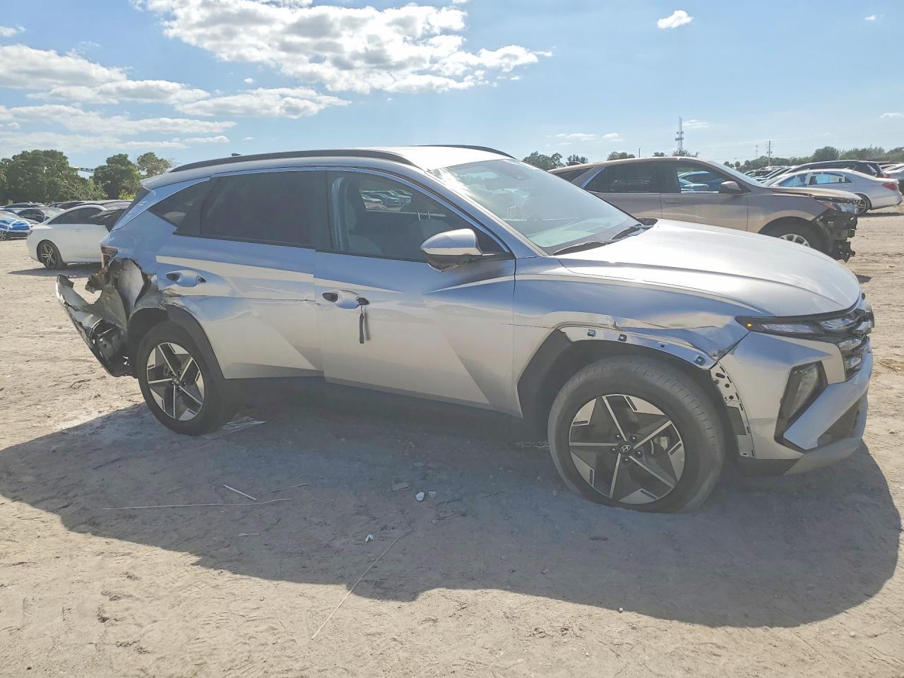 2025 Hyundai Tucson Sel - Image 4