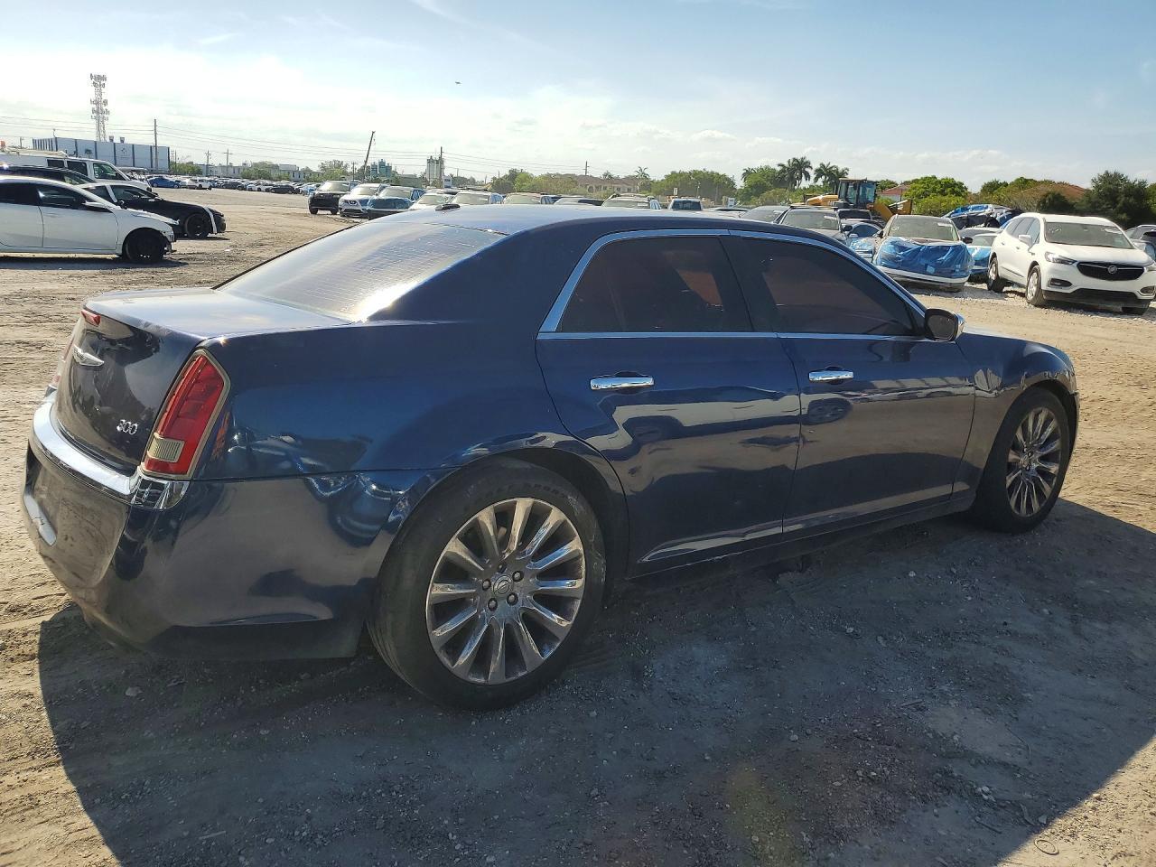 2013 Chrysler 300 - Image 3