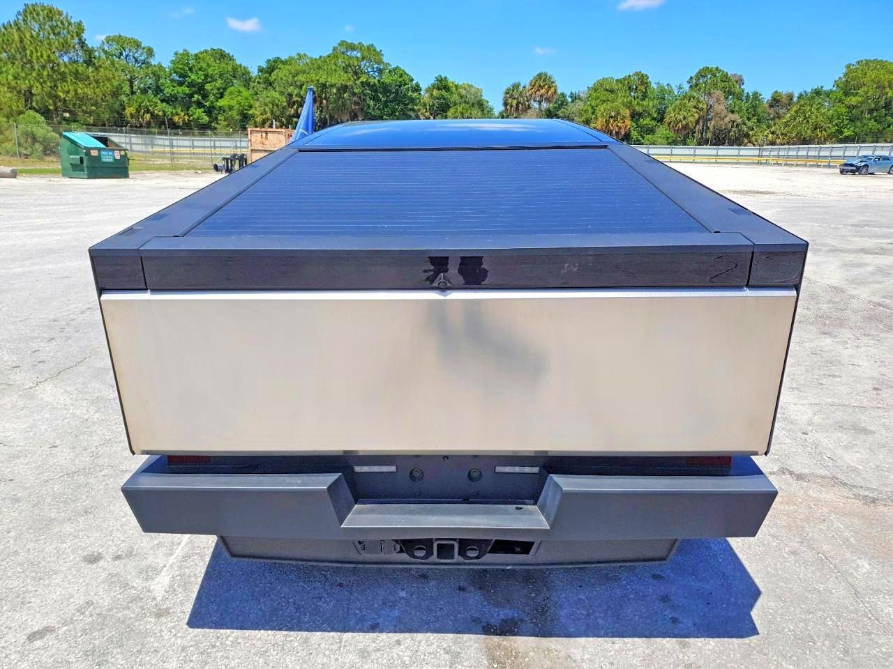 2025 Tesla Cybertruck - Фото 6