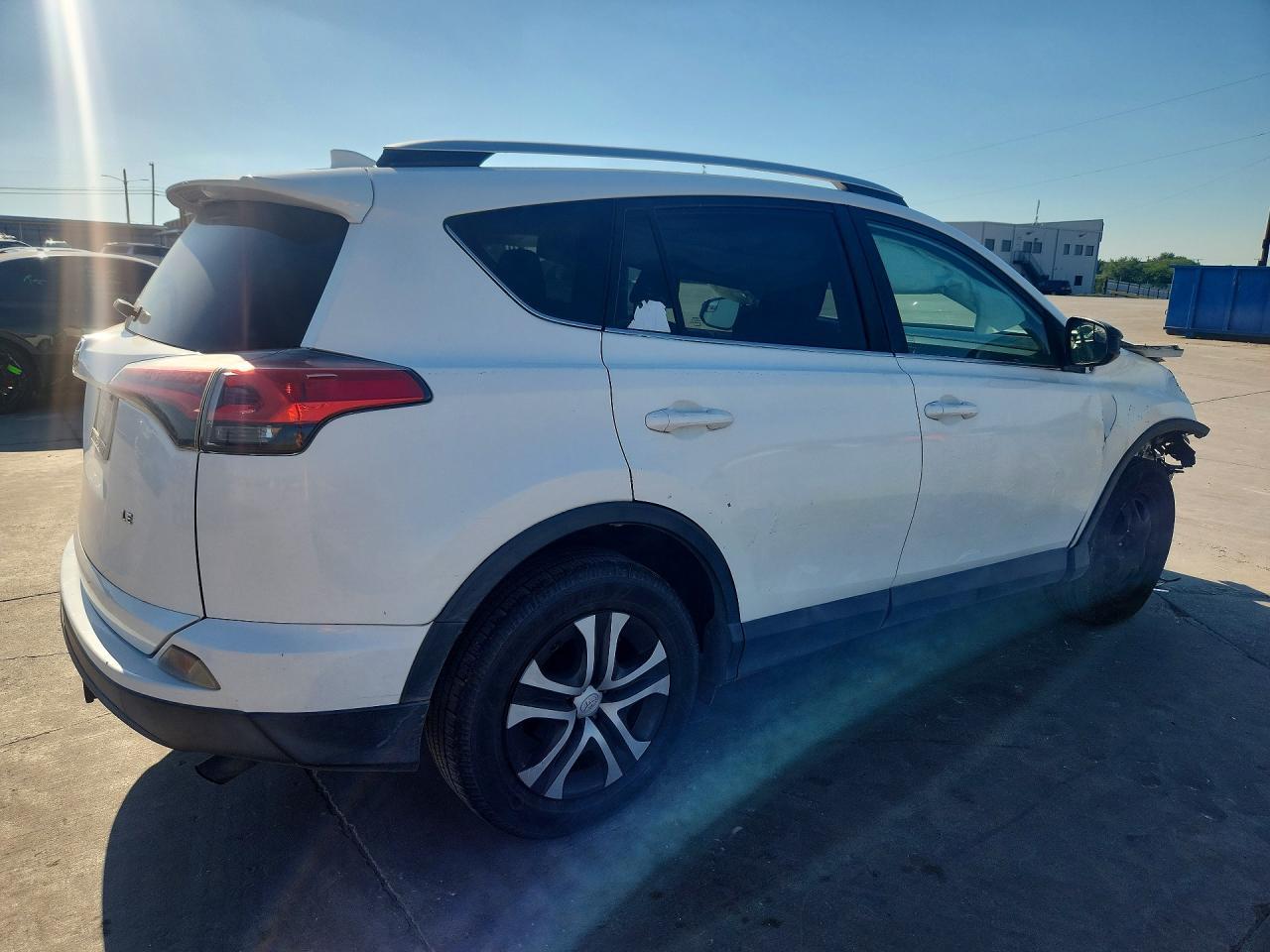 2016 Toyota Rav4 Le - Image 3