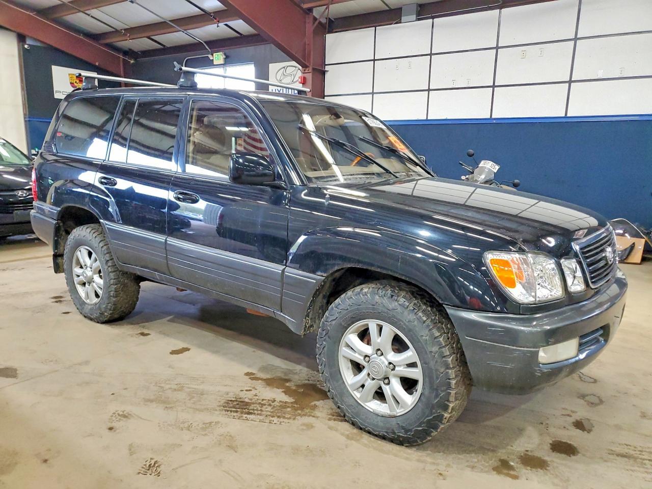 2002 Lexus Lx 470 - Image 4