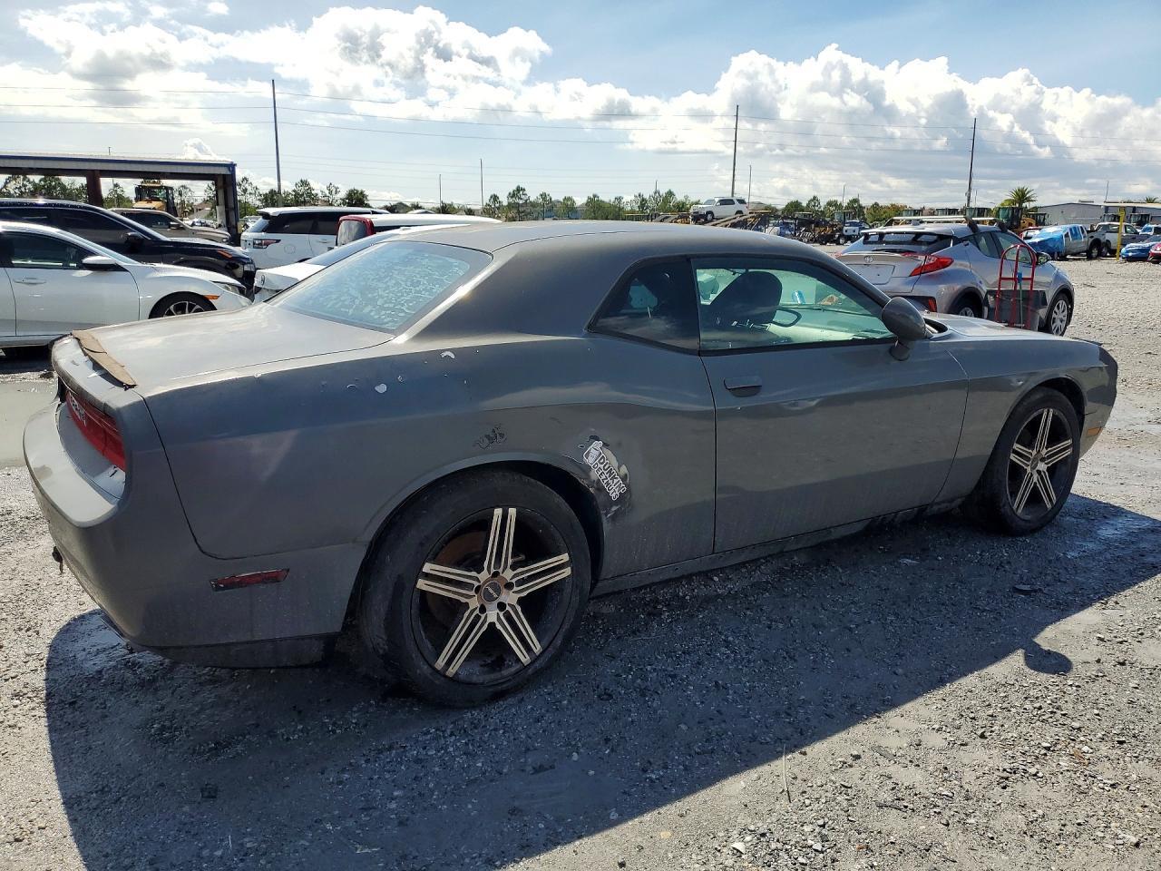 2011 Dodge Challenger - Image 3