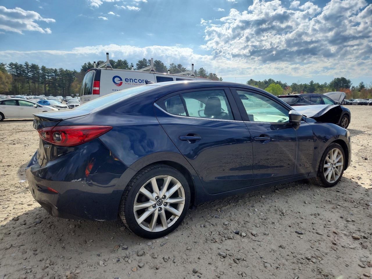 2017 Mazda 3 Touring - Image 3