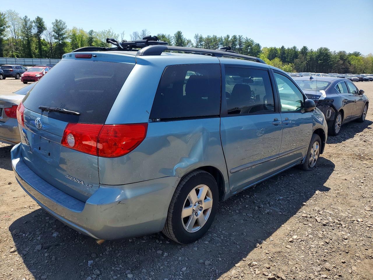 2009 Toyota Sienna Le 8-Passenger - Image 3