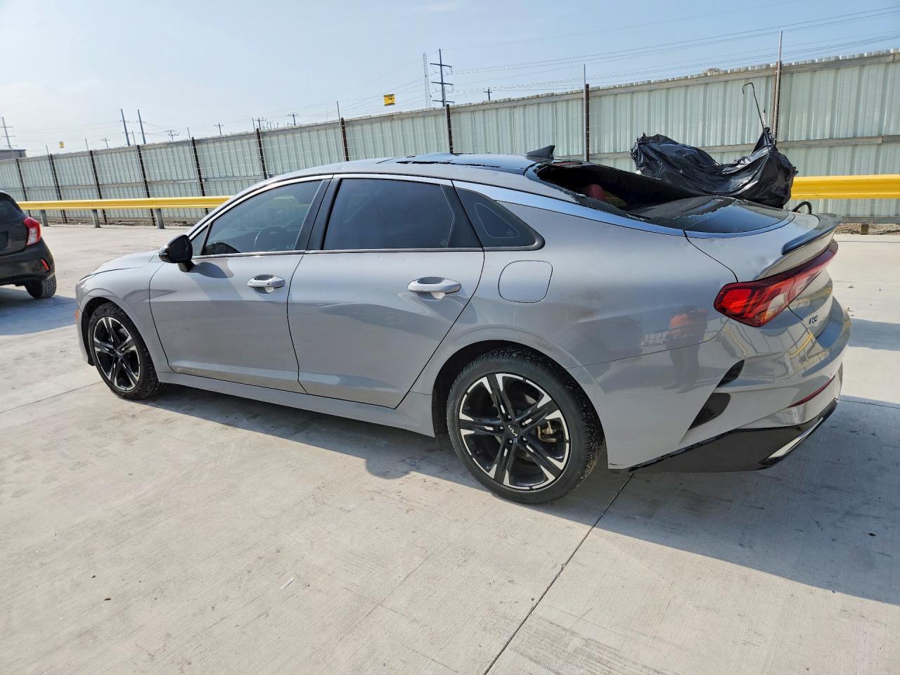 2022 Kia K5 Gt Line - Фото 2