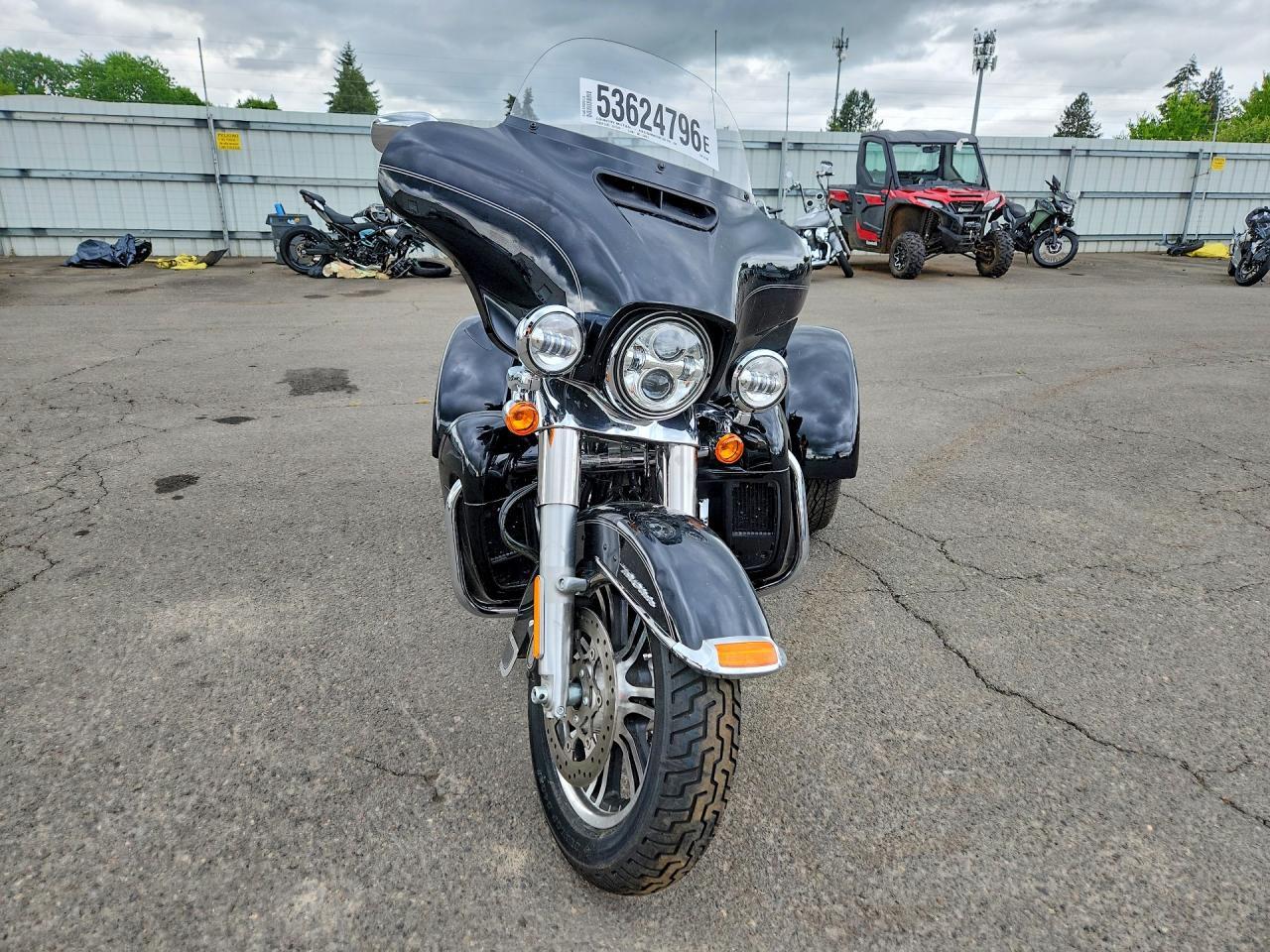 2017 Harley-Davidson Flhtcutg Tri Glide Ultra - Фото 2