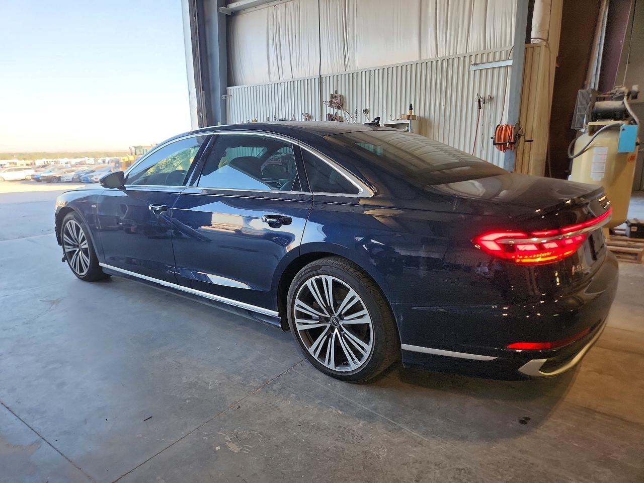 2023 Audi A8 L - Фото 2