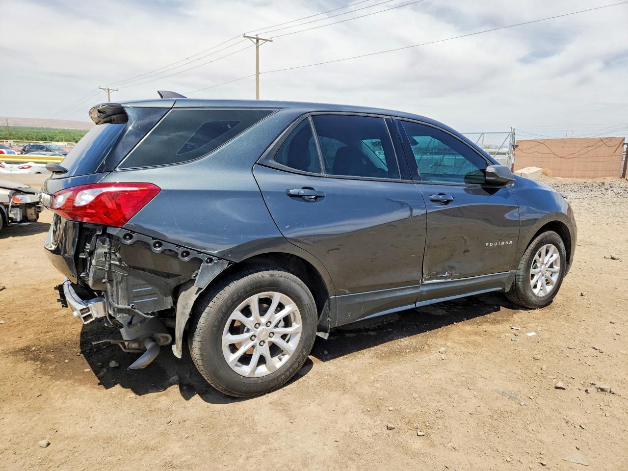 2018 Chevrolet Equinox Ls - Image 3