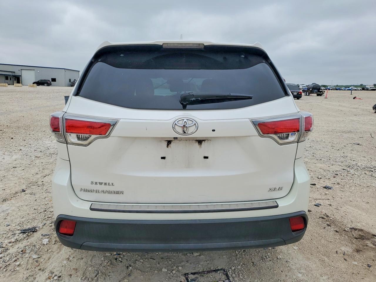 2015 Toyota Highlander Xle - Image 6