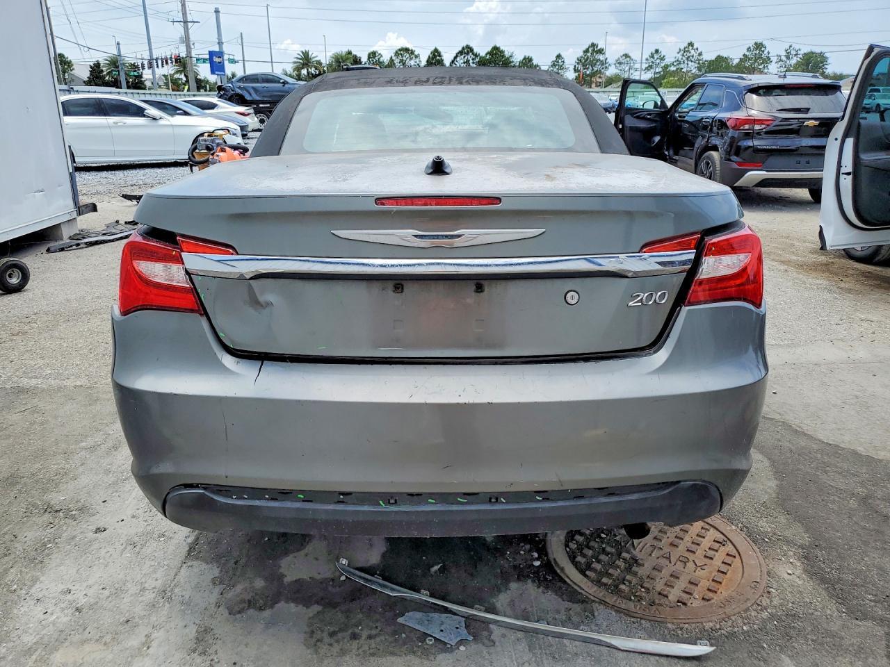 2012 Chrysler 200 Touring - Фото 6