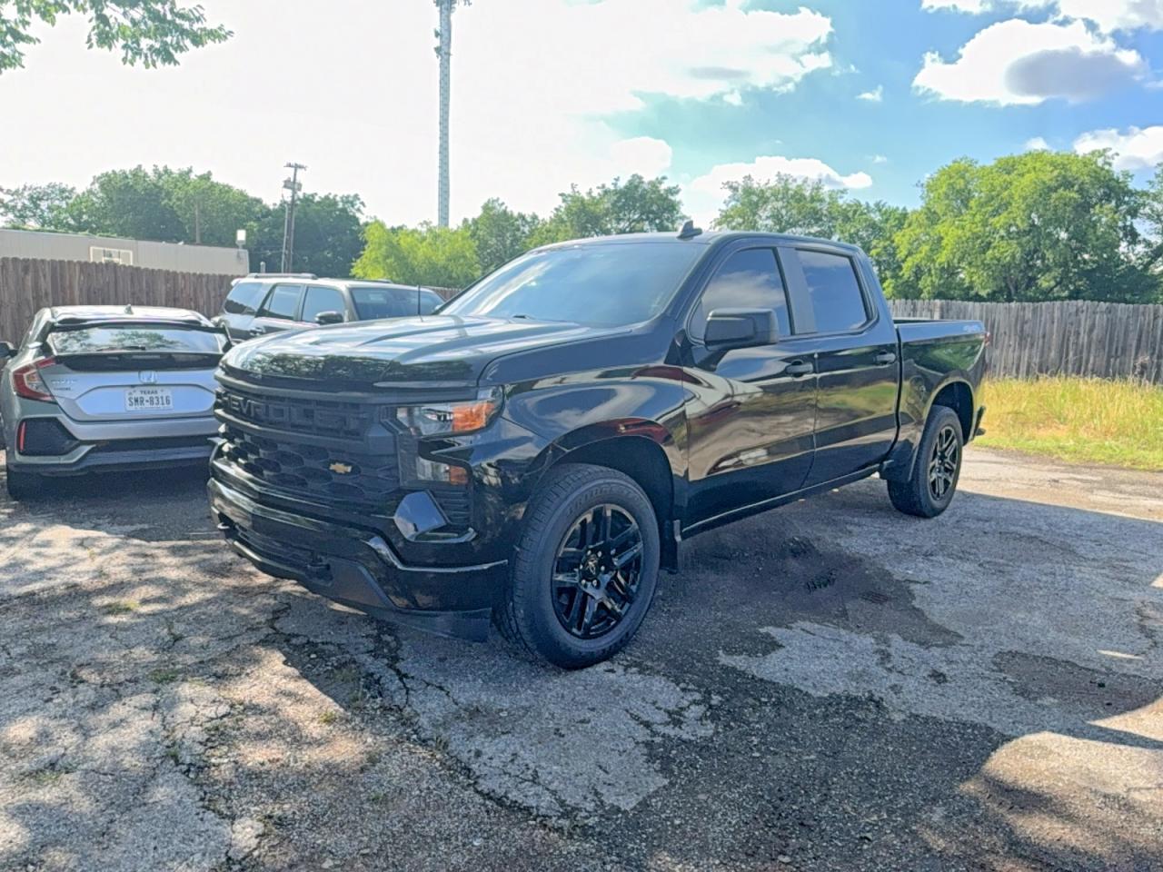 2024 Chevrolet Silverado K1500 Custom - Фото 2