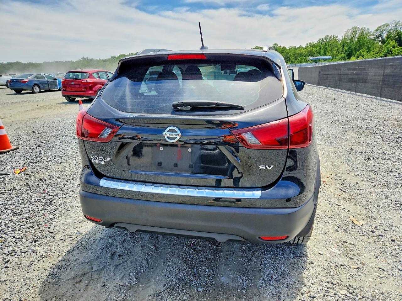 2017 Nissan Rogue Sport Sv - Image 6