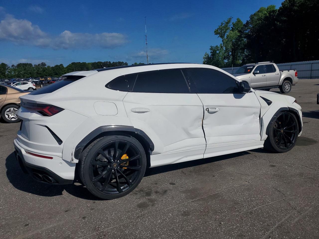 2019 Lamborghini Urus - Фото 3