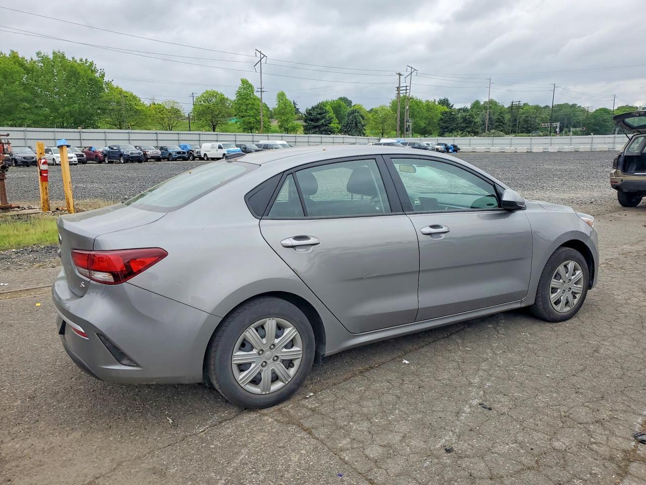 2021 Kia Rio S - Фото 3