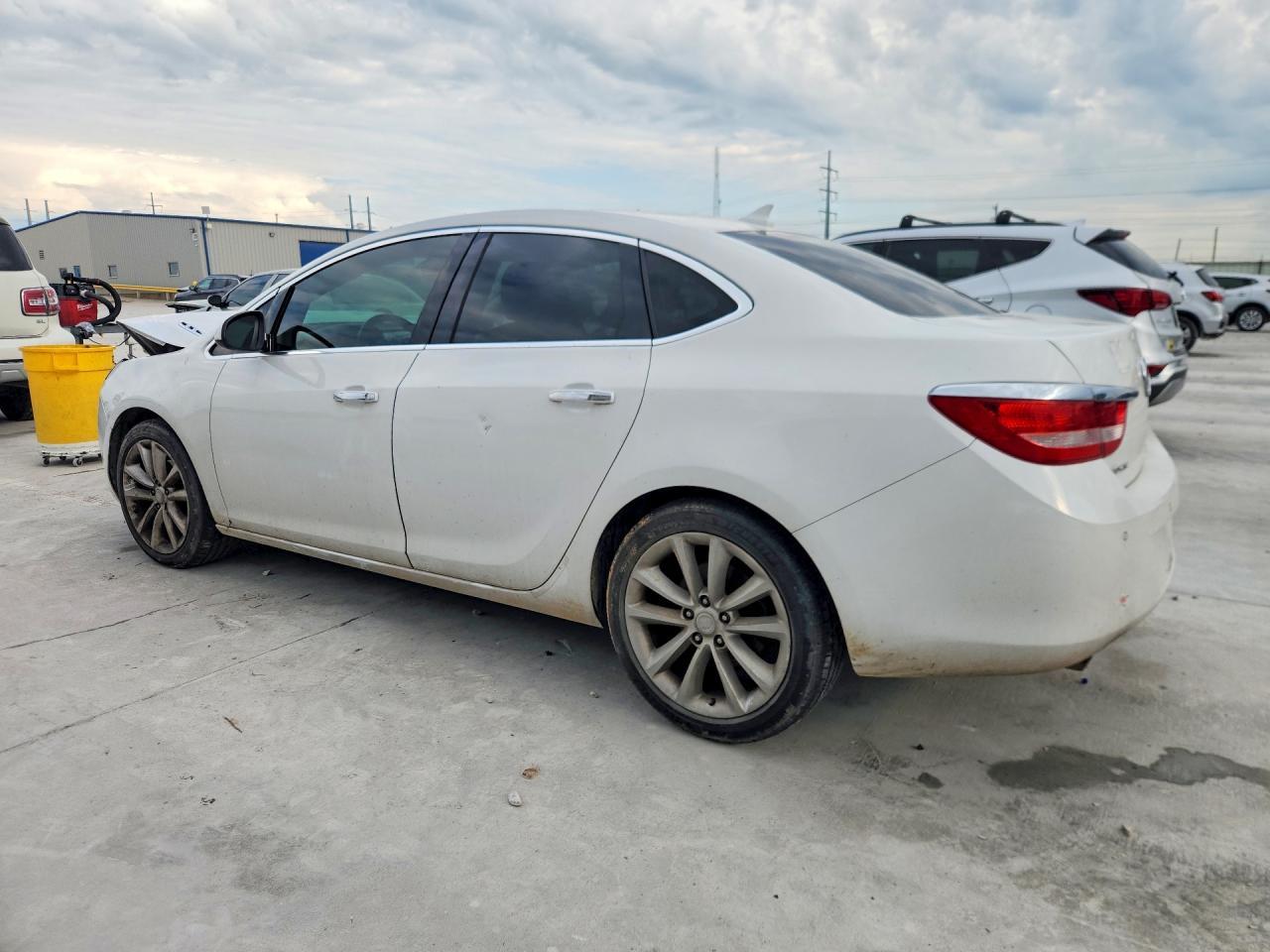 2014 Buick Verano Convenience - Фото 2