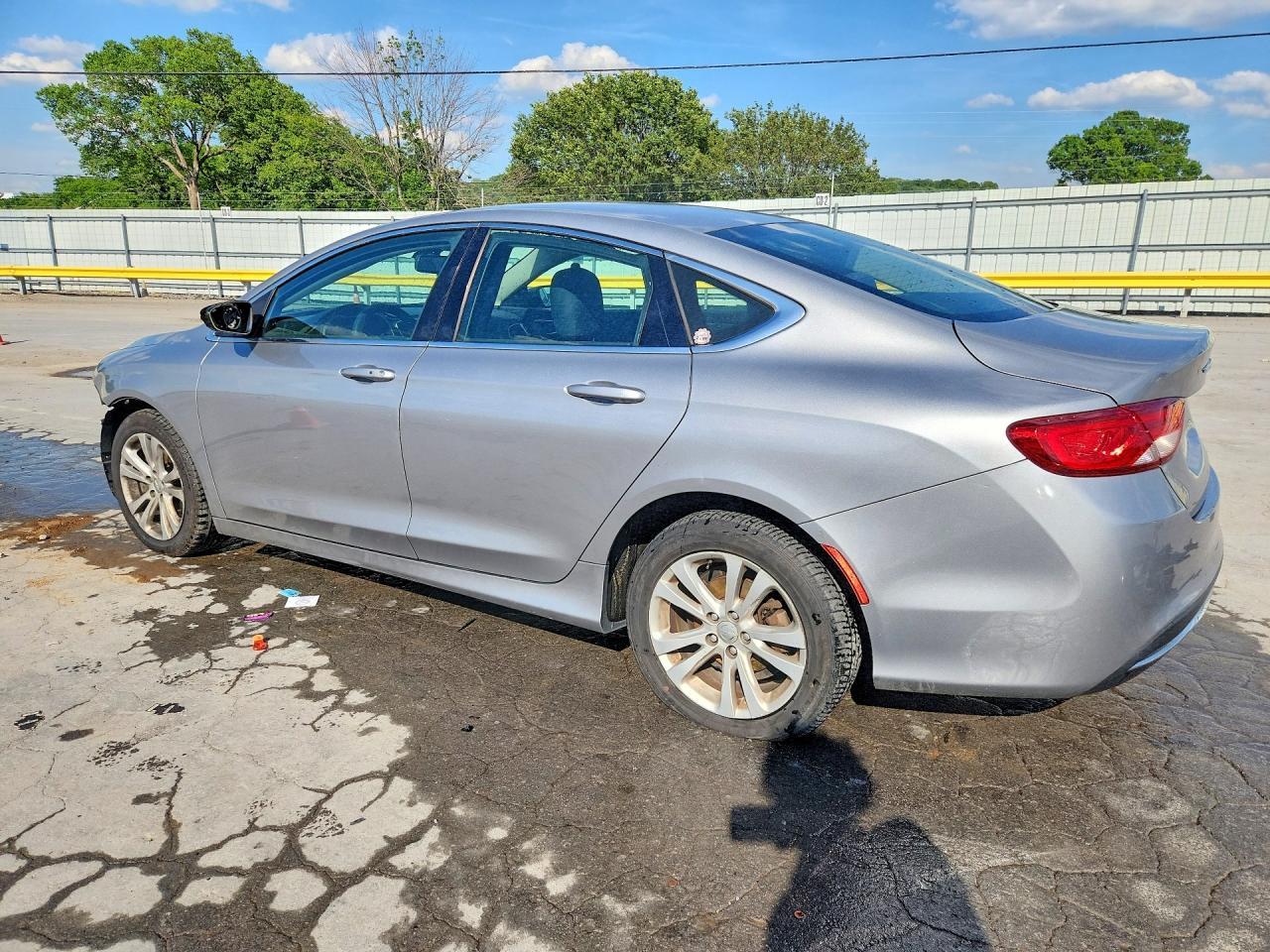 2016 Chrysler 200 Limited - Image 2