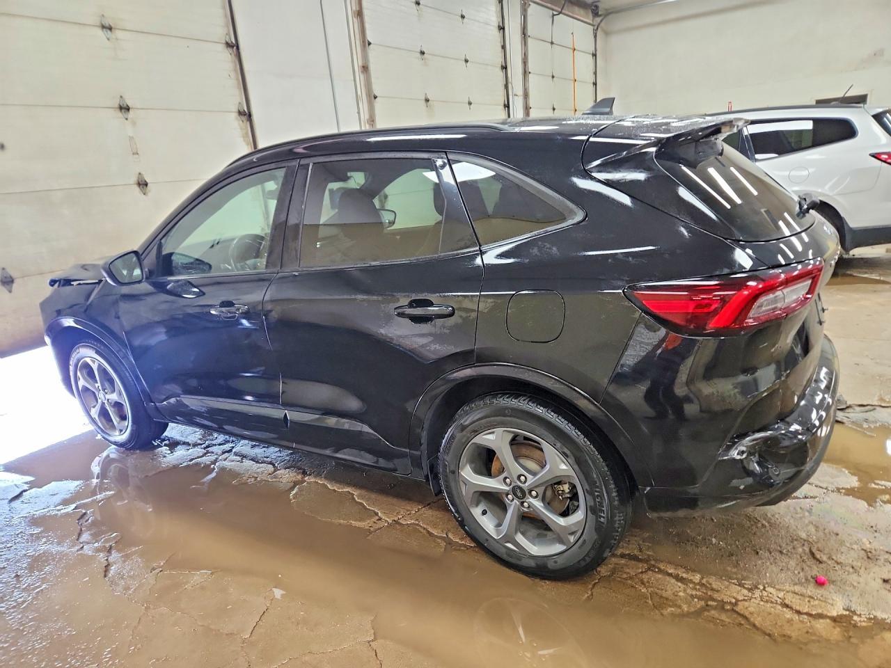 2023 Ford Escape St Line - Фото 2