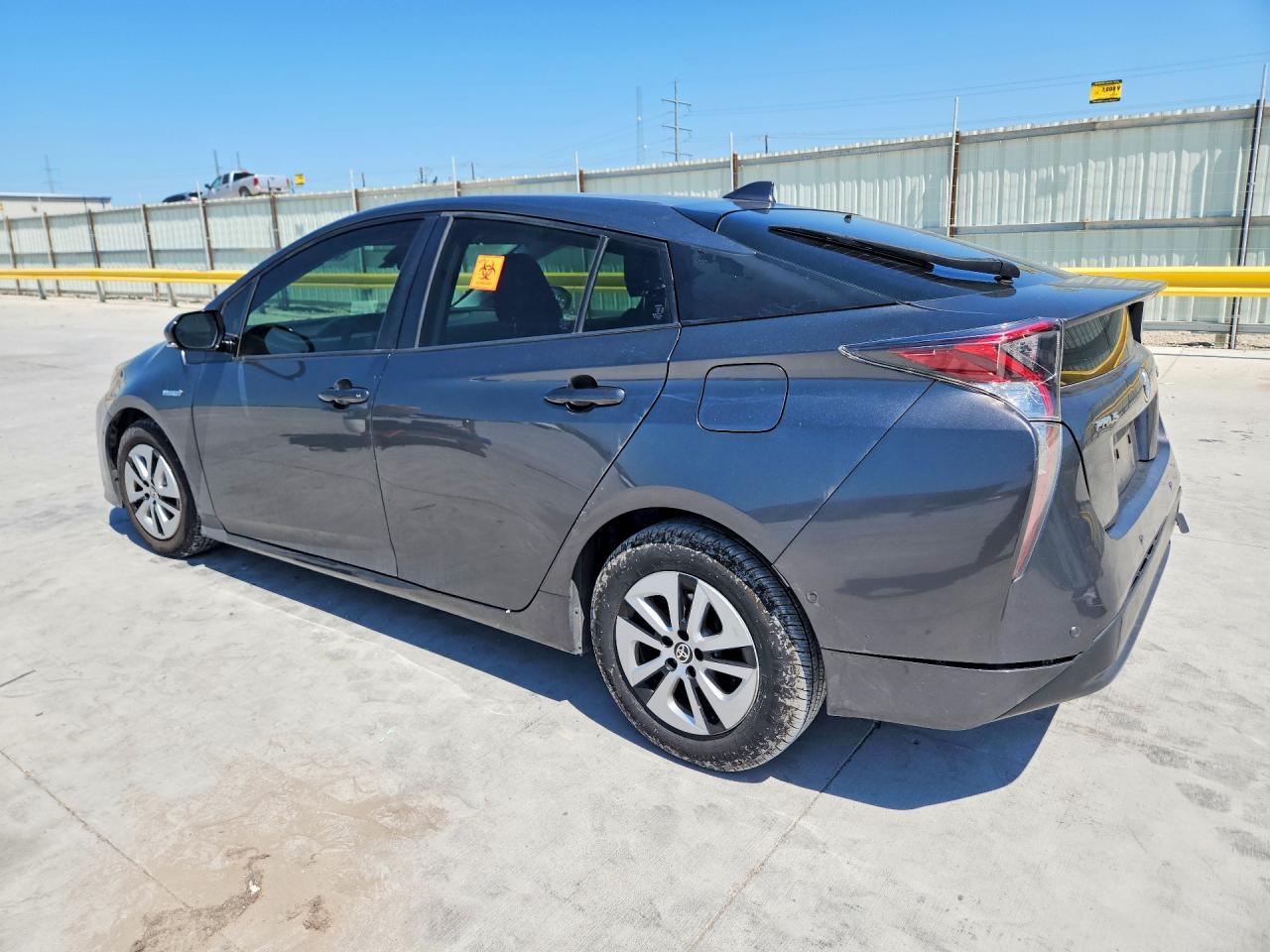 2018 Toyota Prius Two - Фото 2