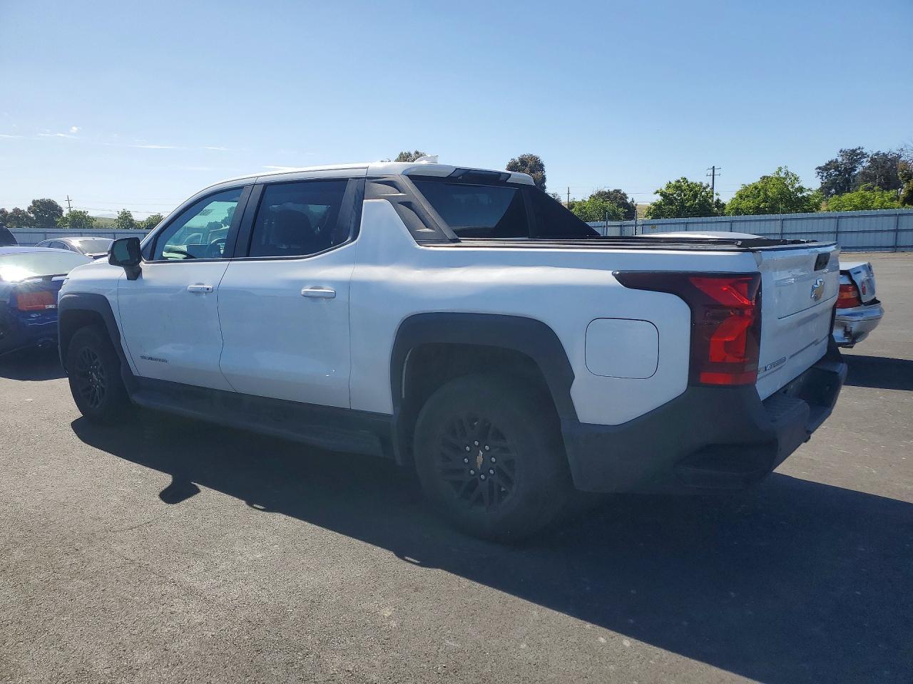 2024 Chevrolet Silverado - Фото 2