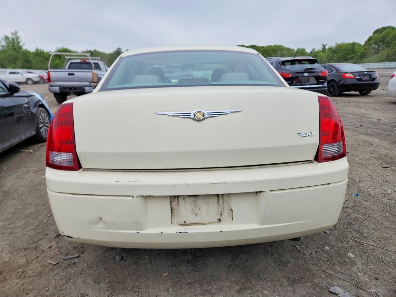 2007 Chrysler 300 - Image 6