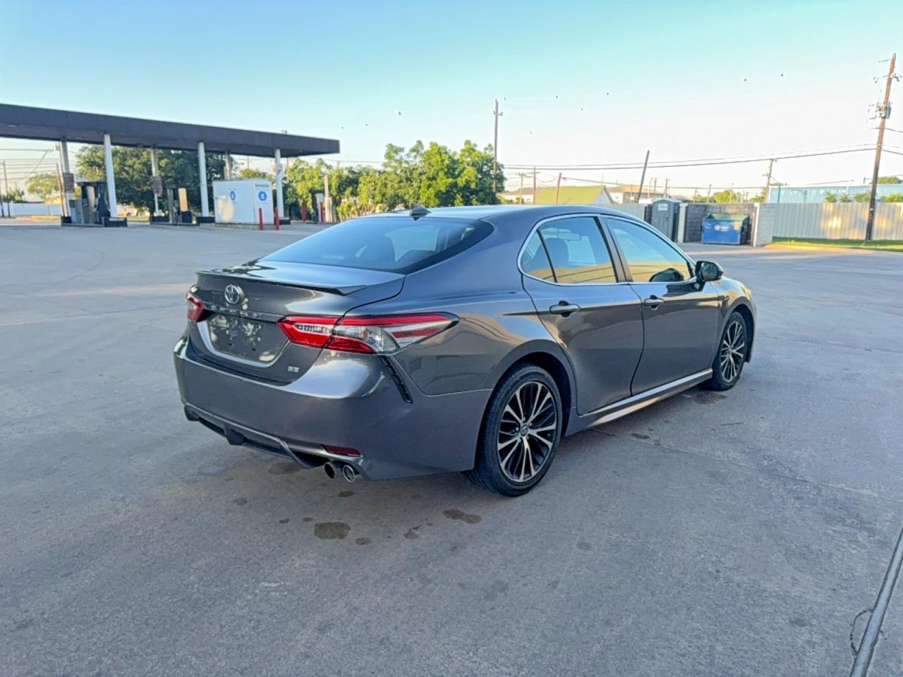 2019 Toyota Camry Se - Фото 4