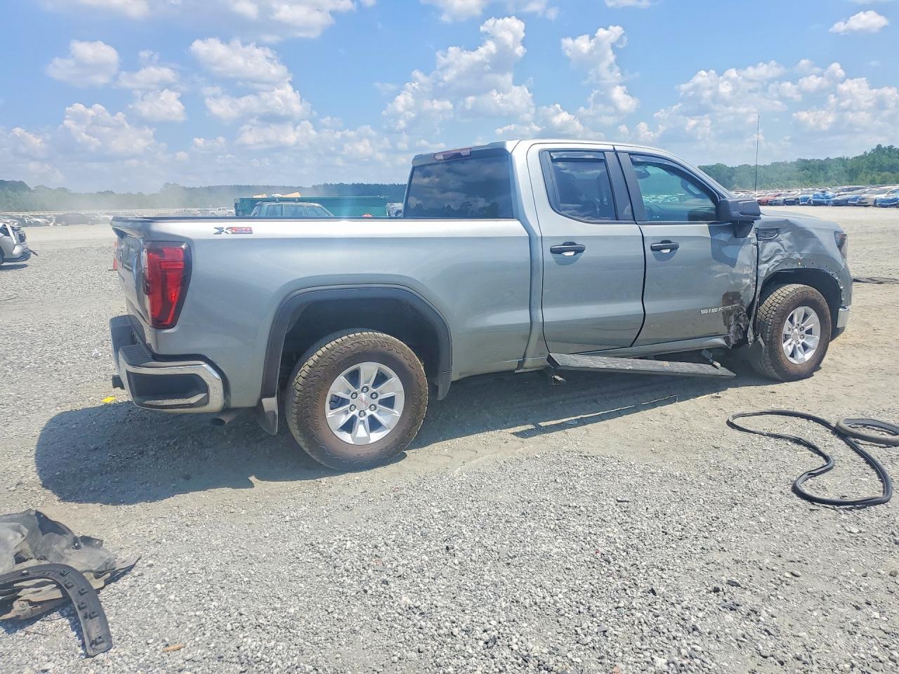 2025 GMC Sierra K1500 - Image 3
