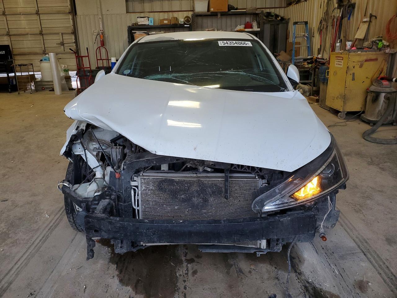 2019 Hyundai Elantra Se - Image 5