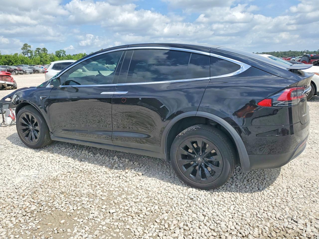 2017 Tesla Model X - Фото 2