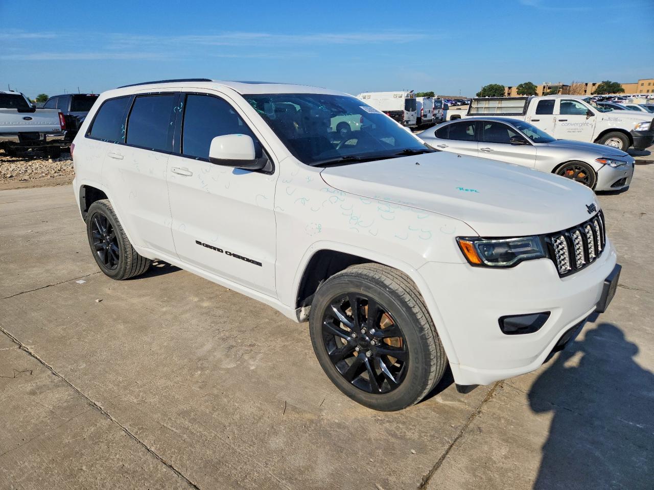 2022 Jeep Grand Cherokee Laredo E - Image 4