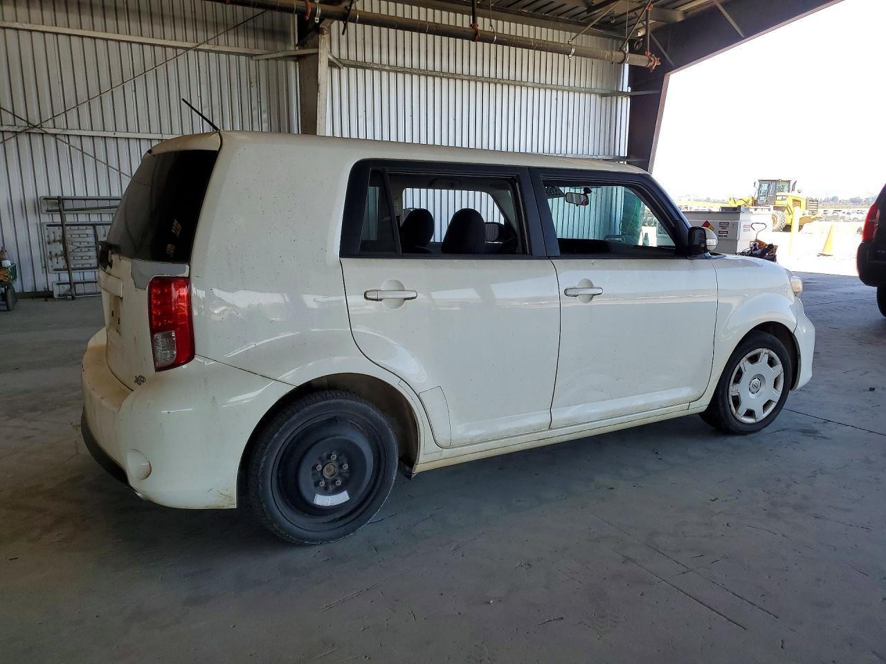 2013 Scion Xb Base - Фото 3