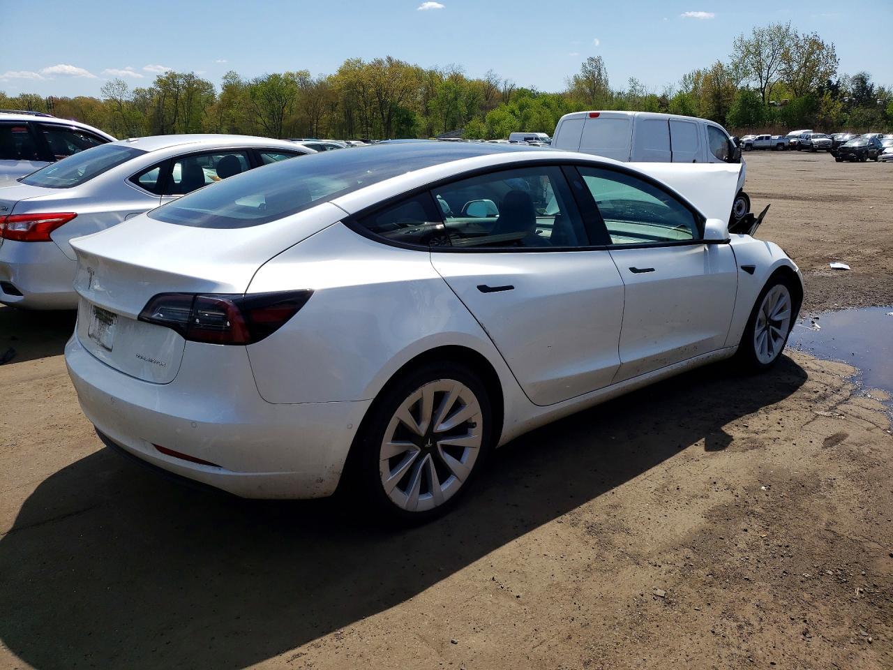 2022 Tesla Model 3 - Image 3