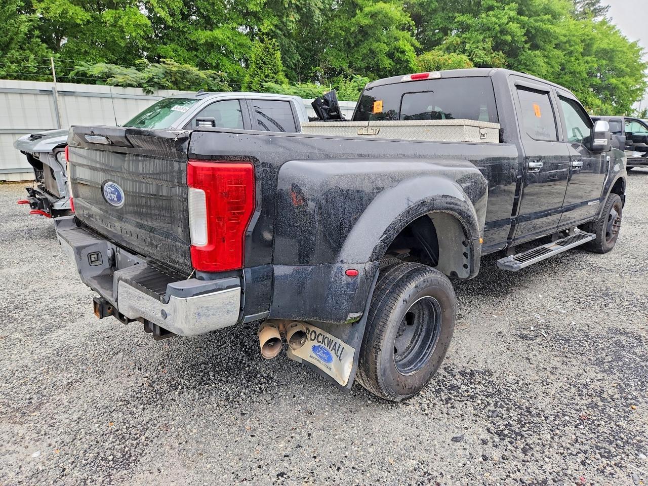2017 Ford F350 Super Duty - Фото 3