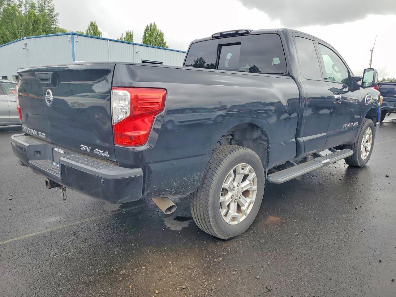 2017 Nissan Titan Xd Sv - Image 3
