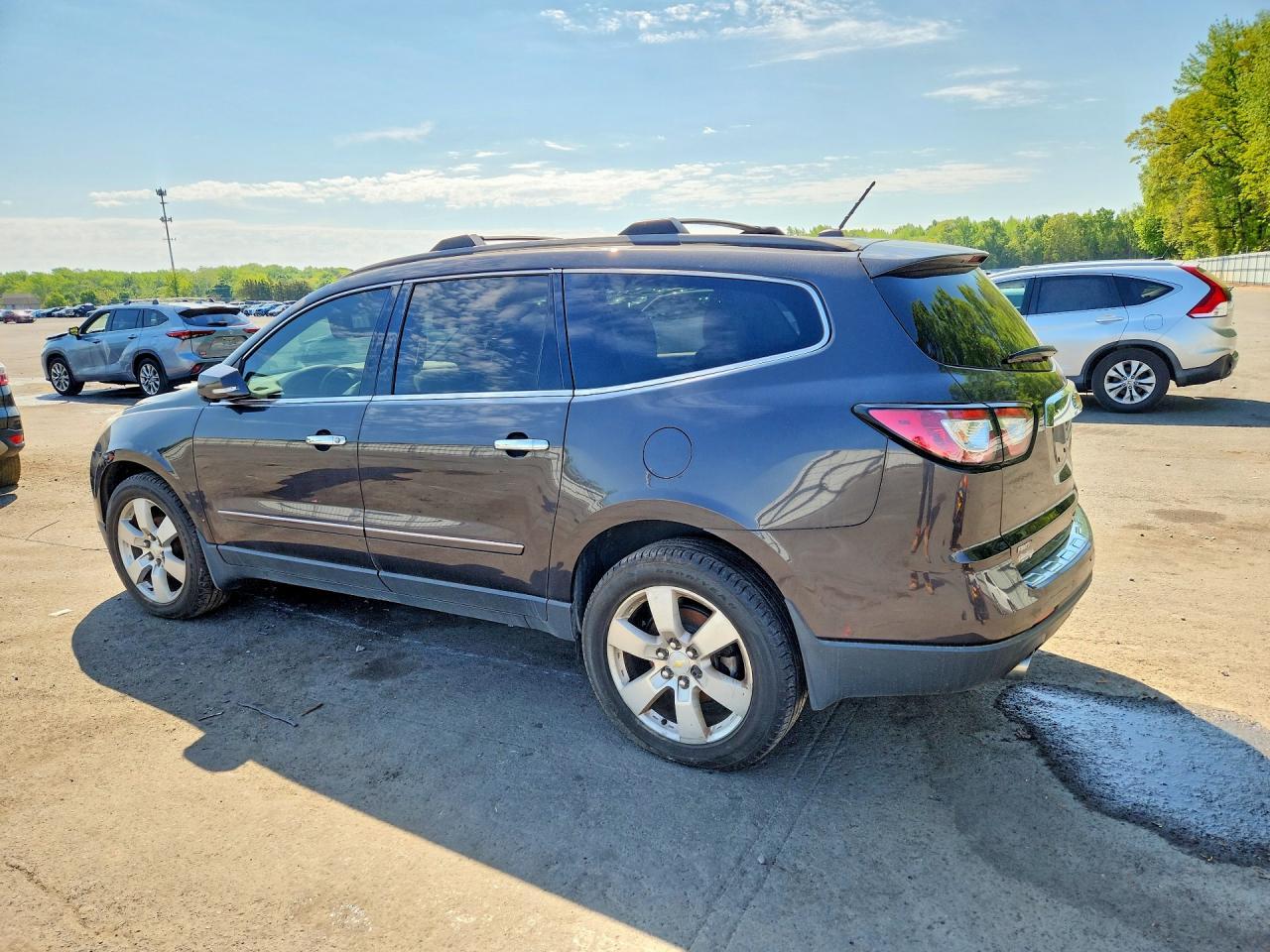 2014 Chevrolet Traverse Ltz - Image 2