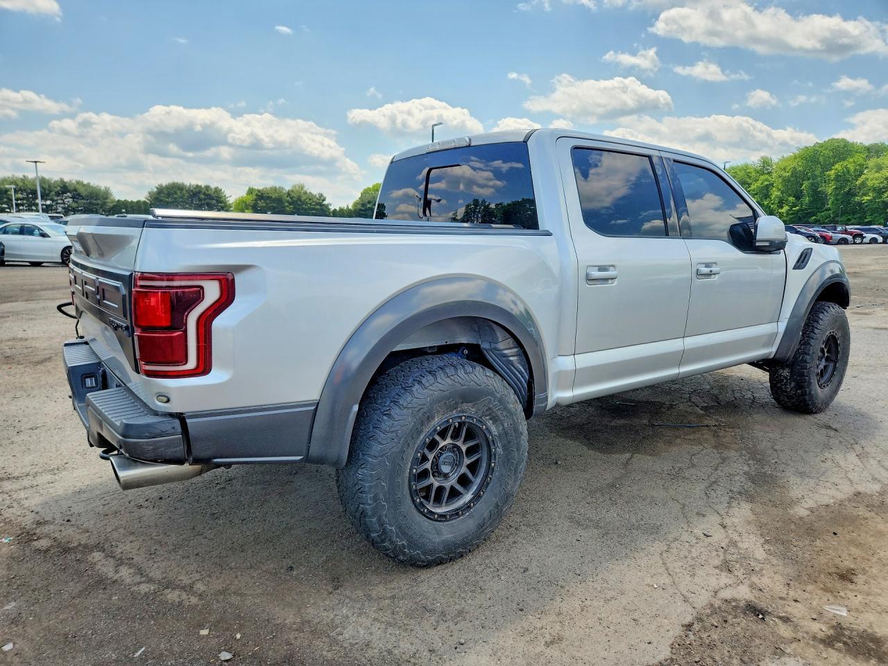 2017 Ford F150 Raptor - Фото 3