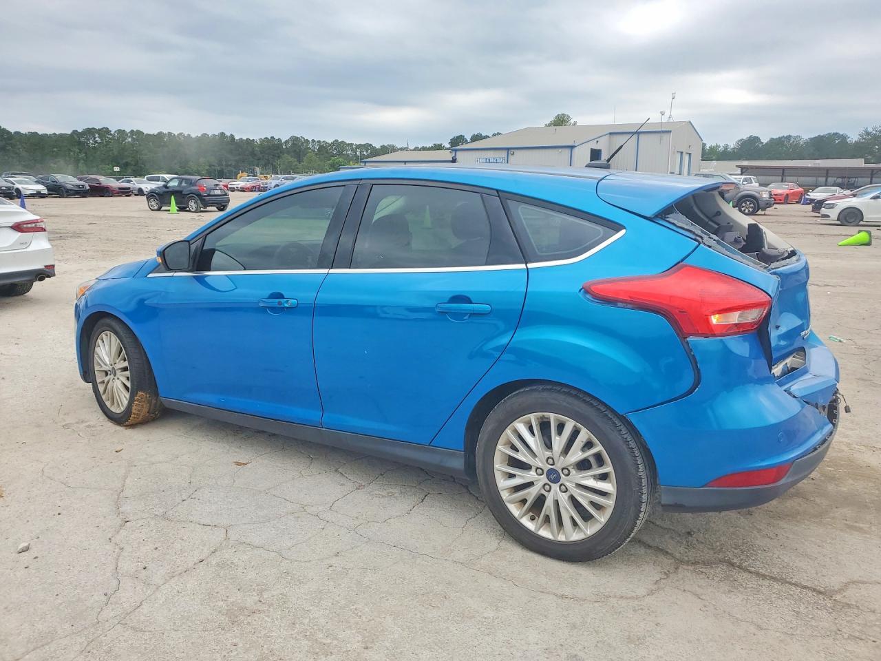 2015 Ford Focus Titanium - Image 2