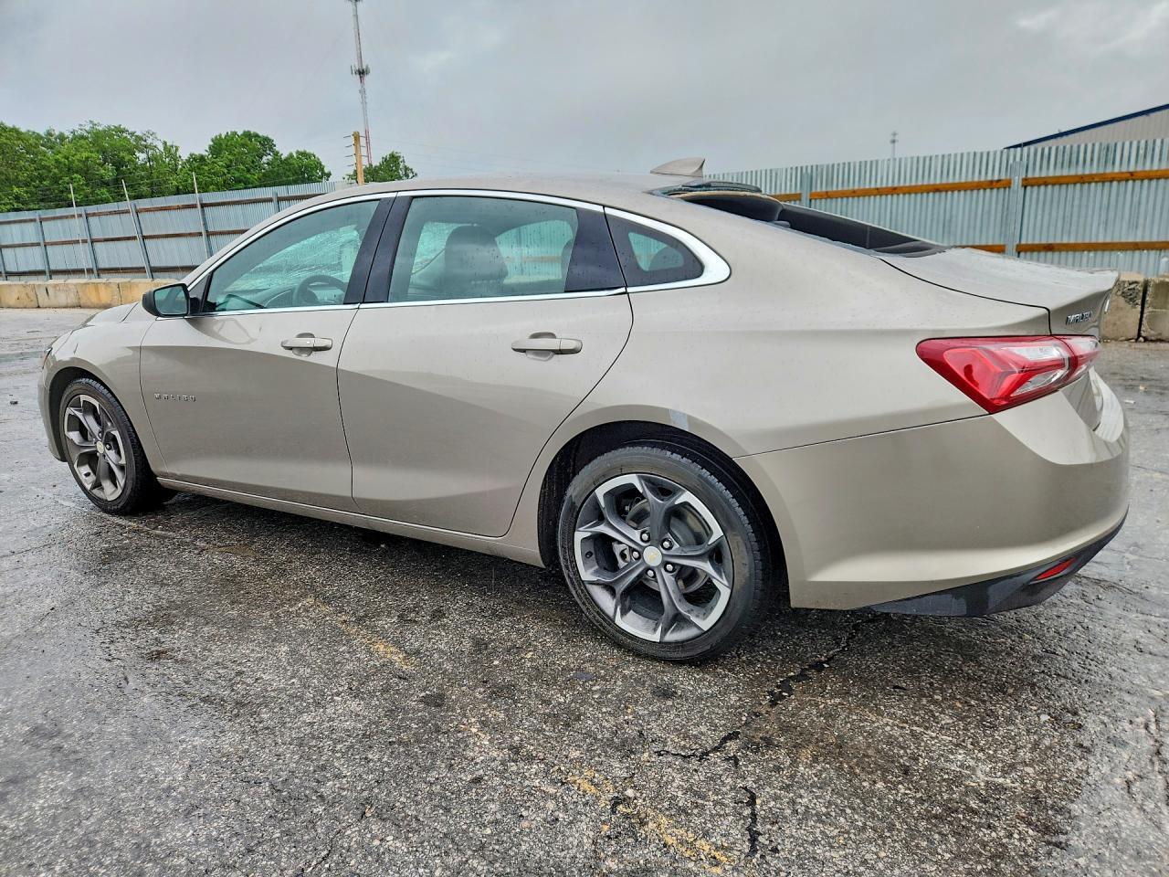 2022 Chevrolet Malibu Lt - Image 2