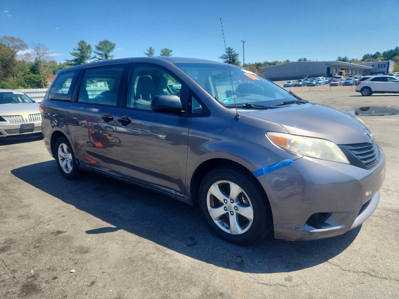 2014 Toyota Sienna L 7-Passenger - Image 4