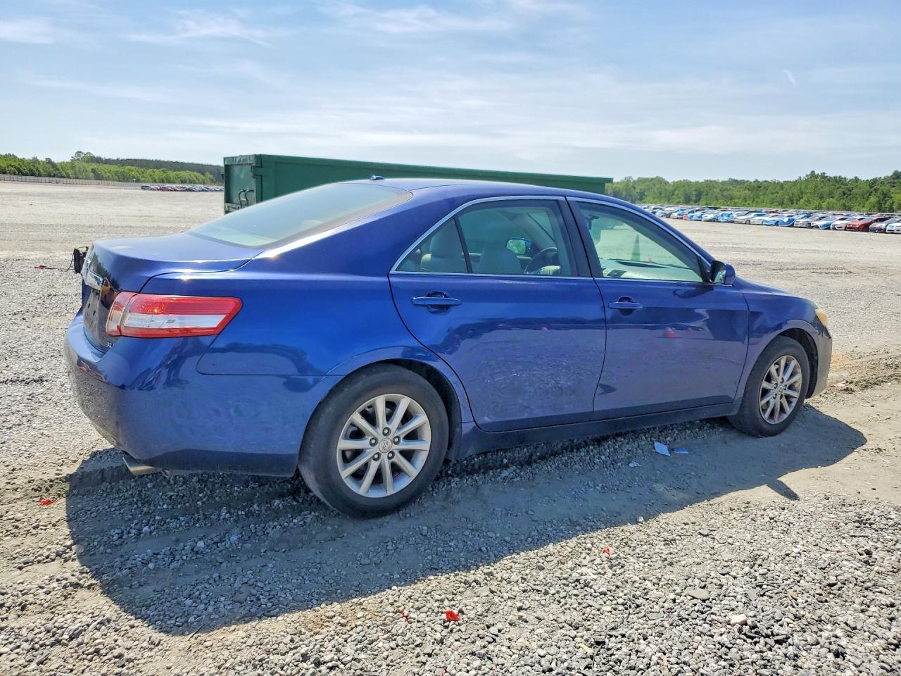 2010 Toyota Camry Xle V6 - Image 3