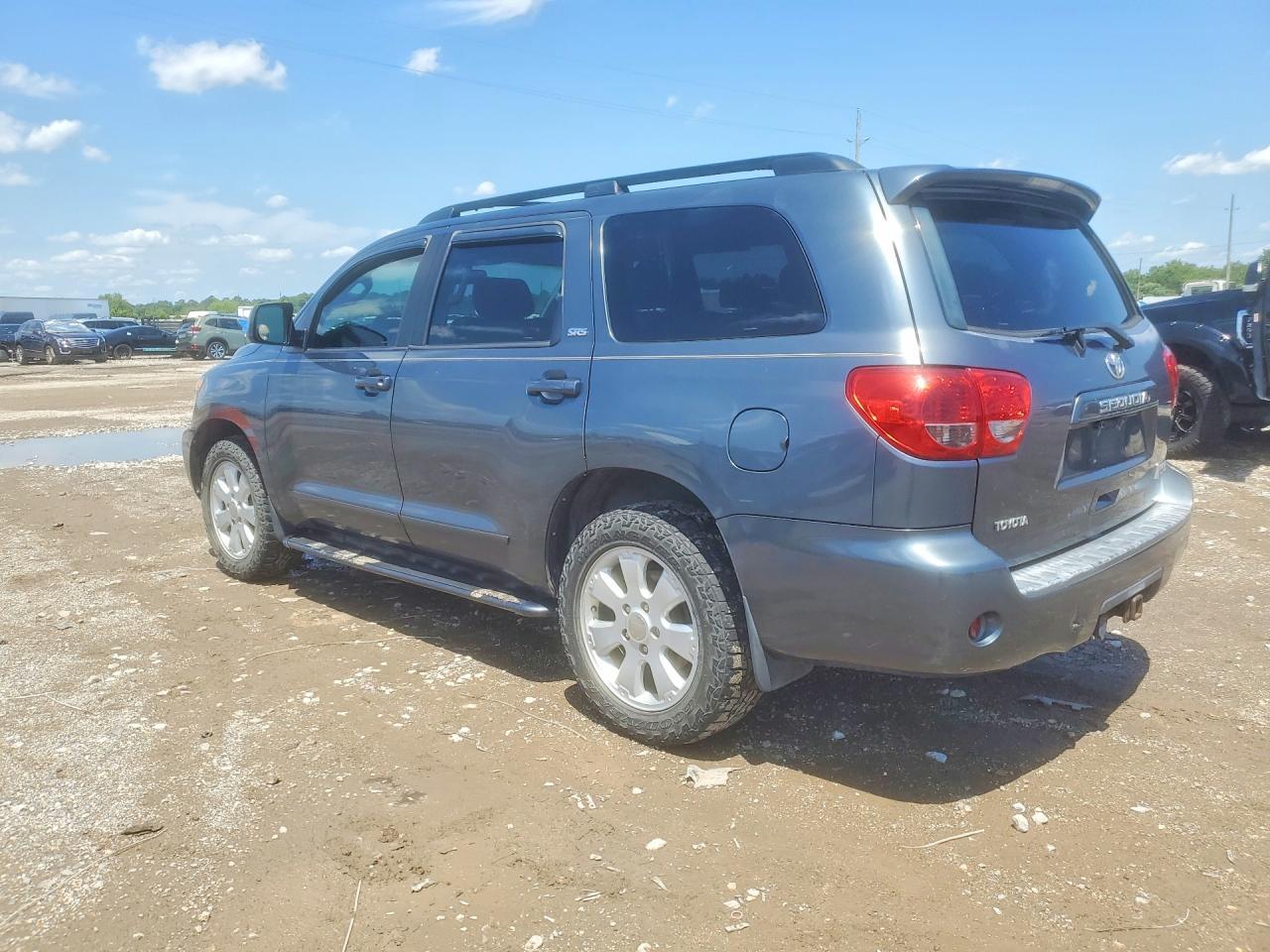 2008 Toyota Sequoia - Фото 2