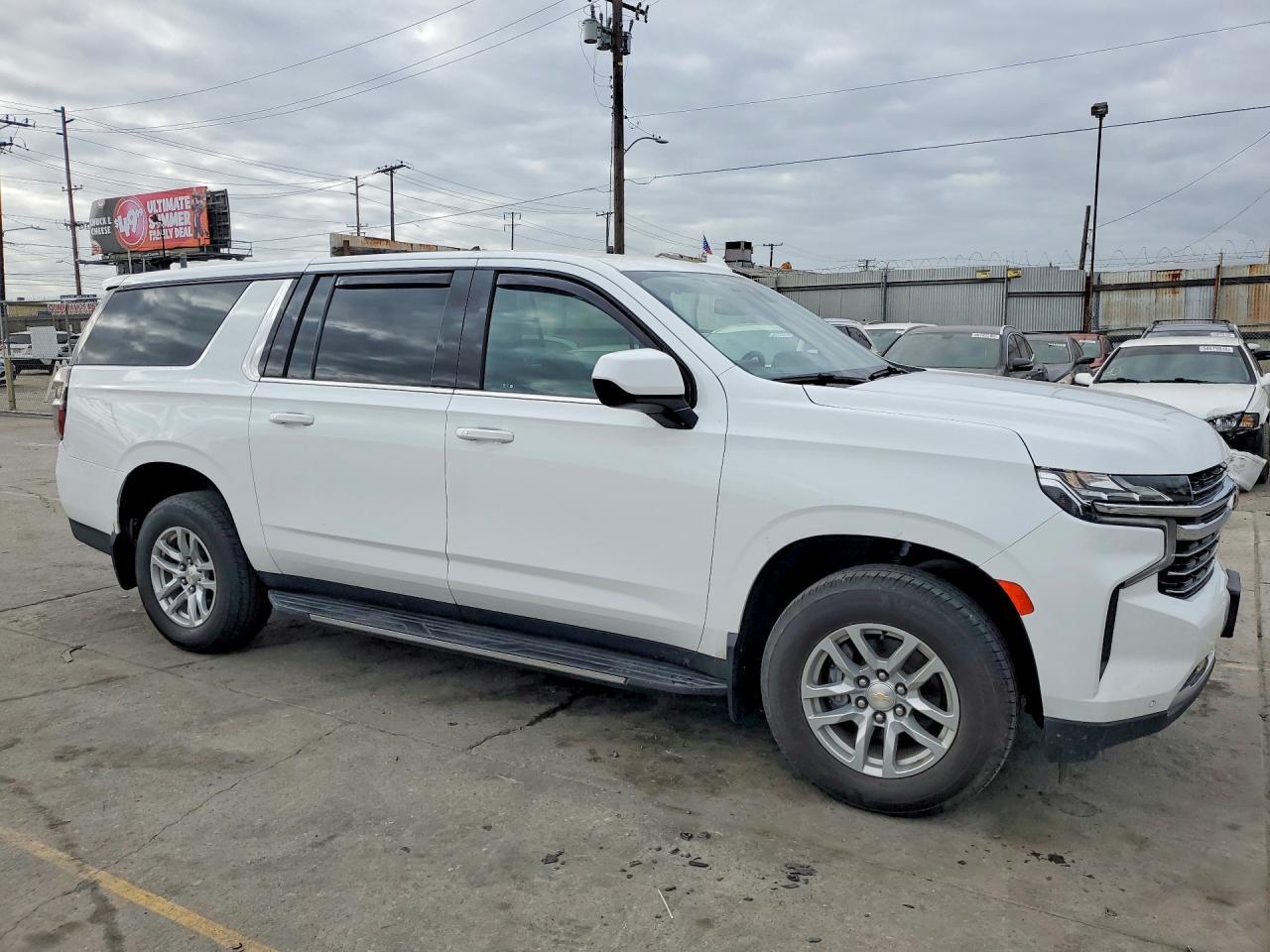 2023 Chevrolet Suburban K1500 Lt - Image 4