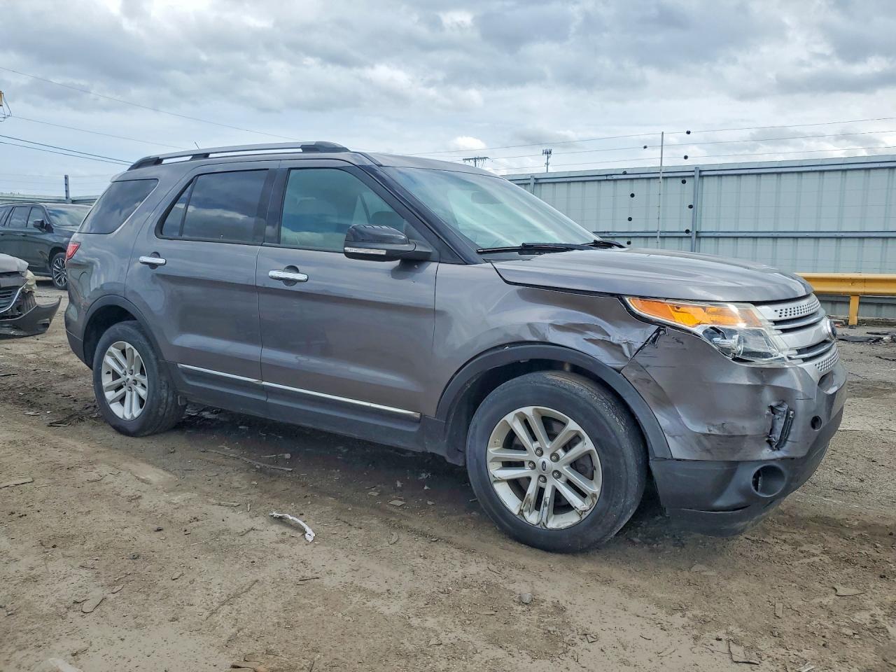 2014 Ford Explorer Xlt - Image 4