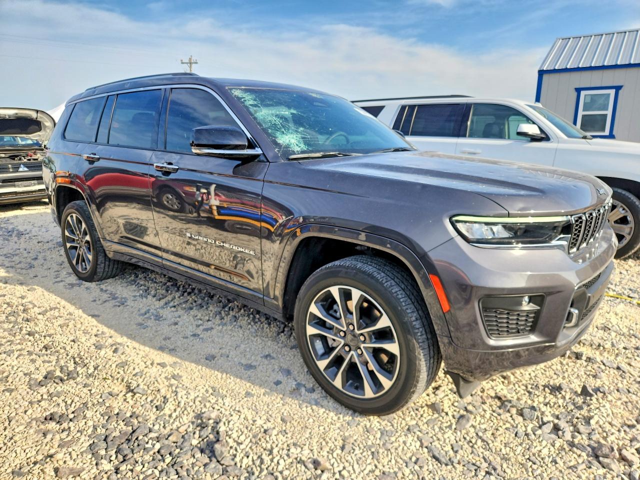 2023 Jeep Grand Cherokee L Overland - Image 4