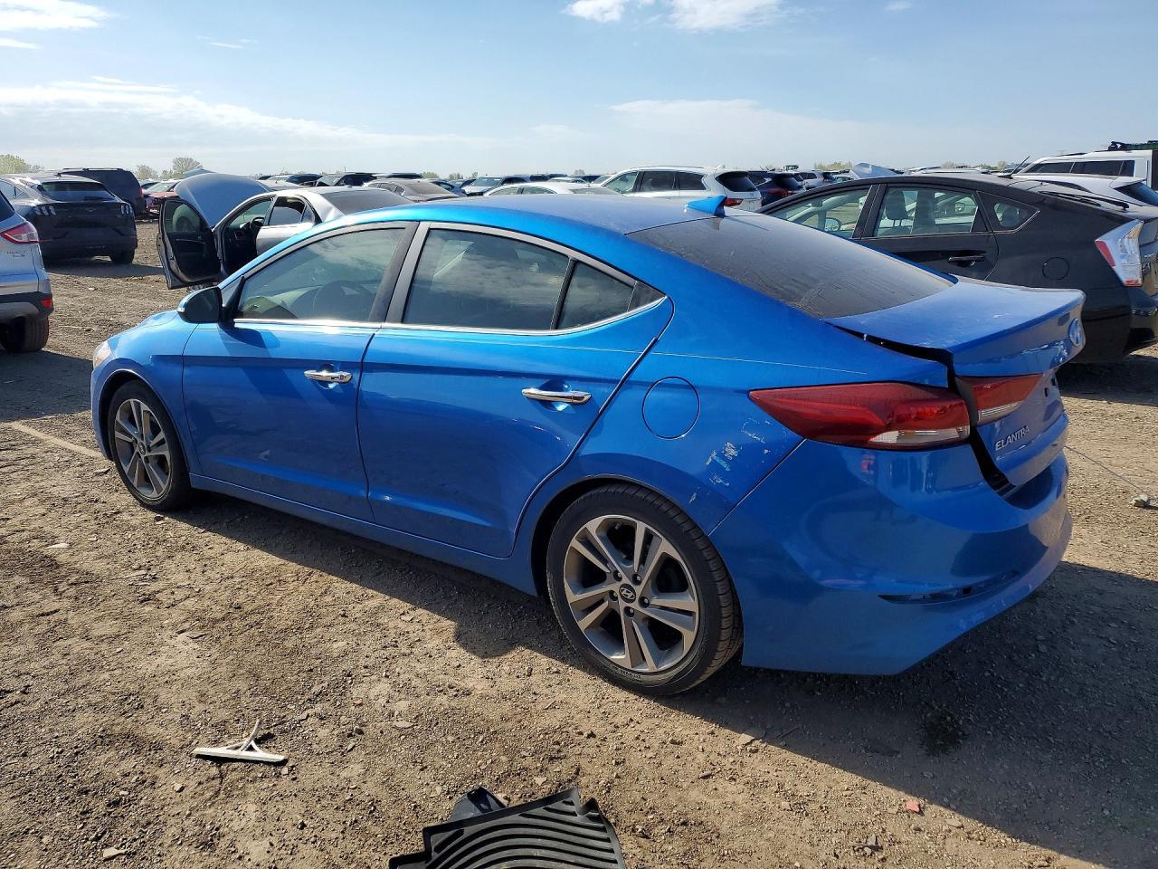 2017 Hyundai Elantra Limited - Image 2