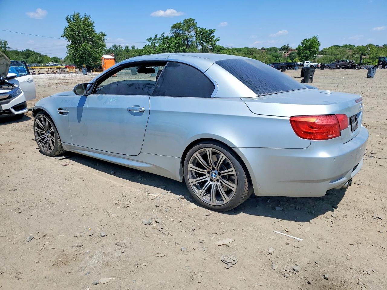 2011 BMW M3 - Фото 2