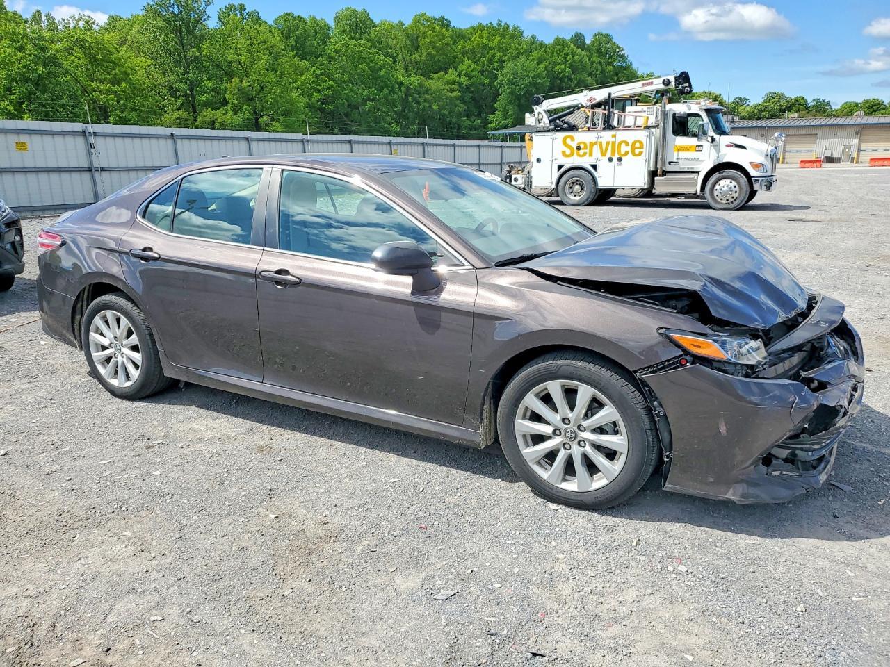2019 Toyota Camry Le - Фото 4