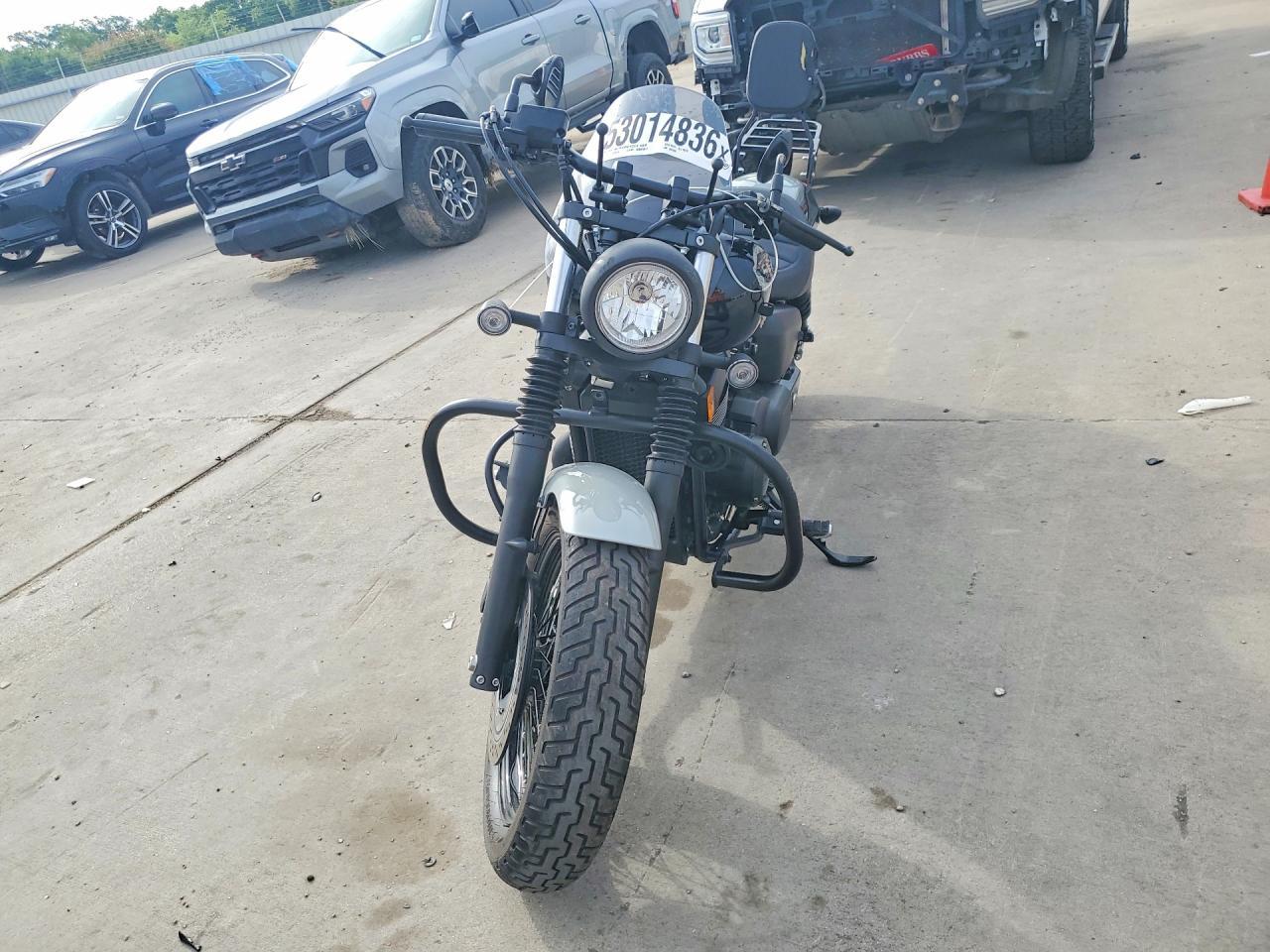 2024 Honda Vt750 C2B - Image 2