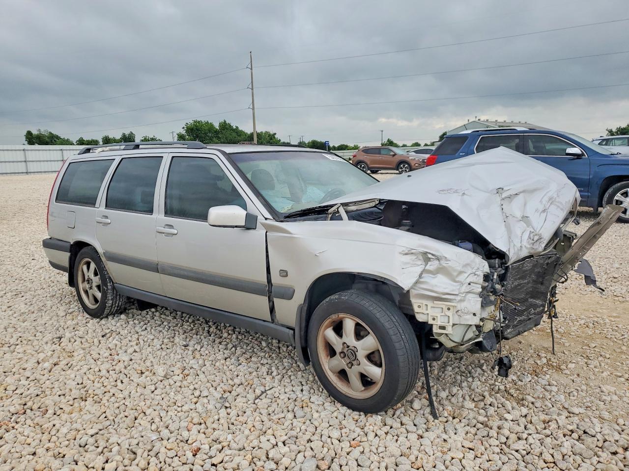 2000 Volvo V70 Xc - Image 4