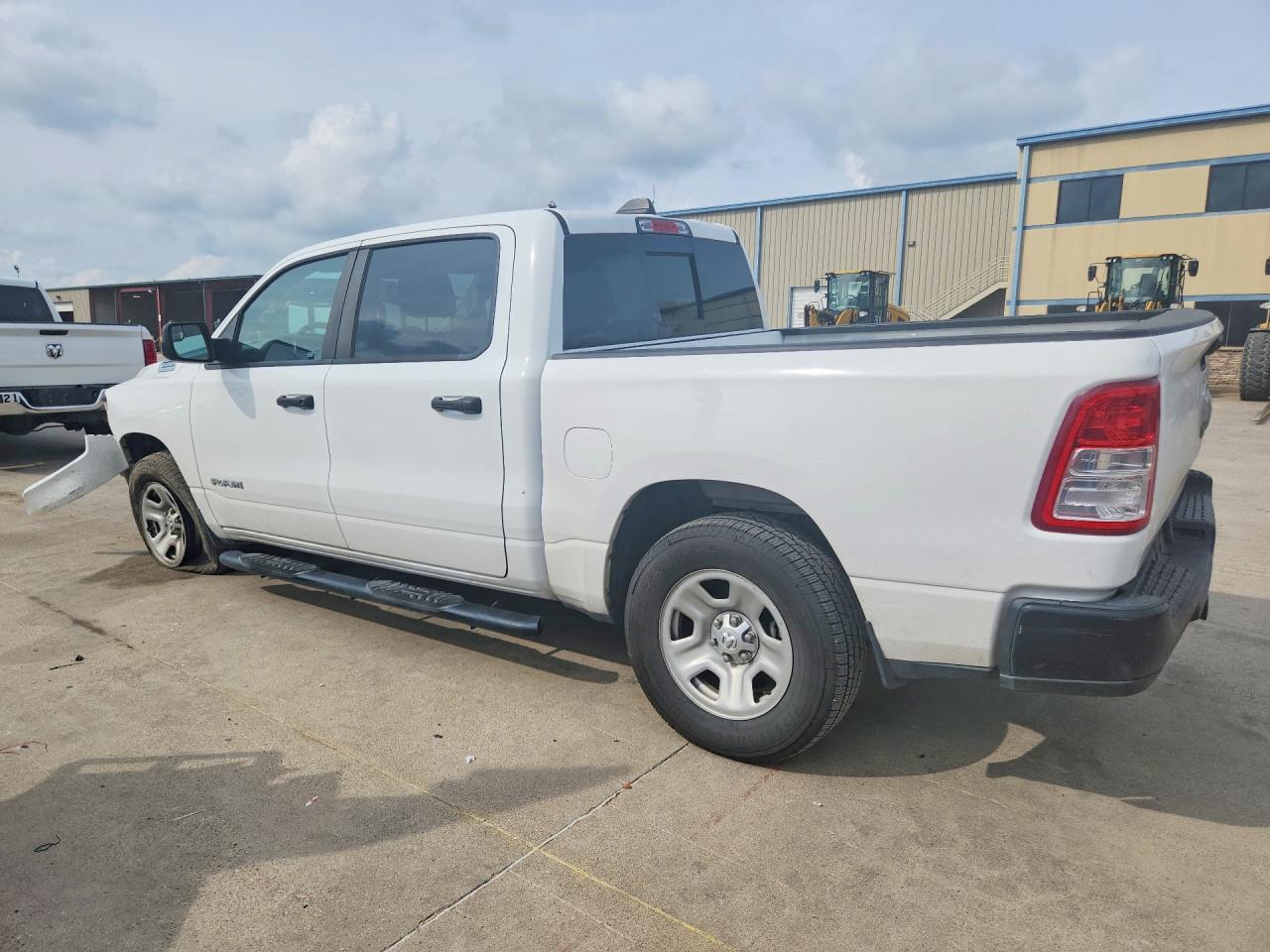2019 Ram 1500 Tradesman - Фото 2