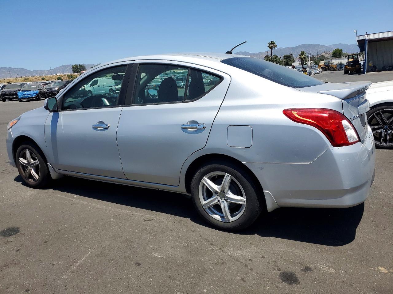 2016 Nissan Versa Sv - Фото 2